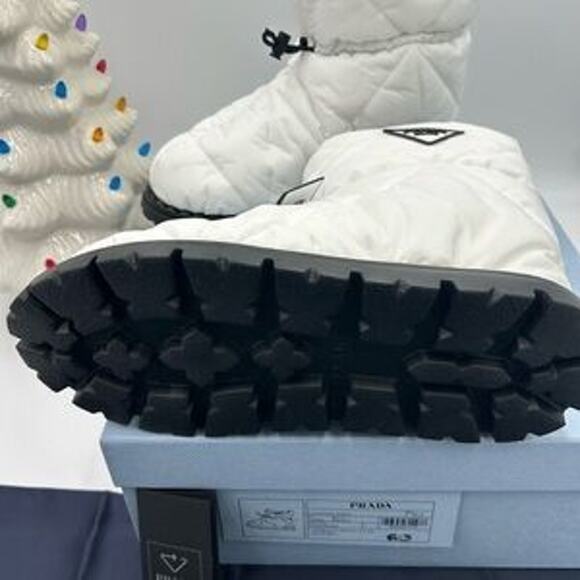 Women's Prada quilted nylon snow boots size 39.5 made in Italy - Picture 3 of 10